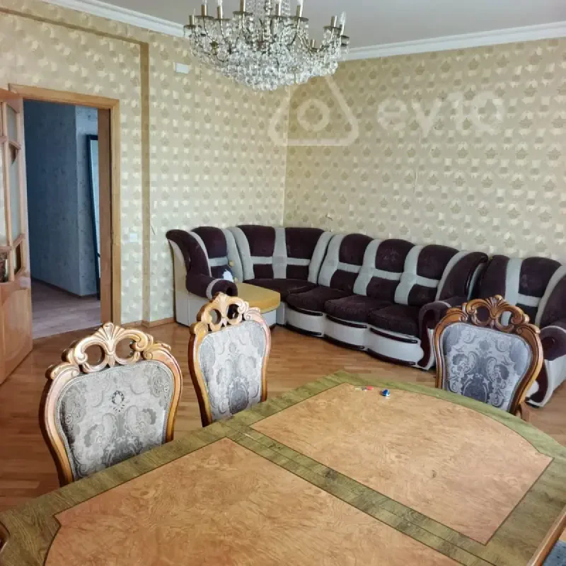 Kirayə verilir 2 otaqlı yeni tikili 70 m²