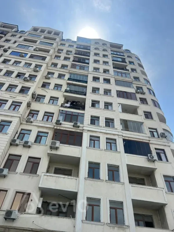 Satılır 2 otaqlı yeni tikili 54 m²