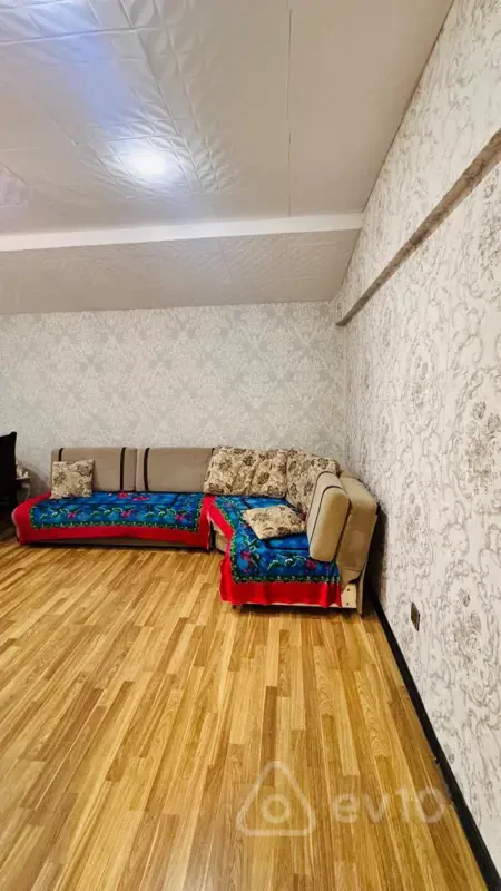 Kirayə verilir 2 otaqlı yeni tikili 65 m²
