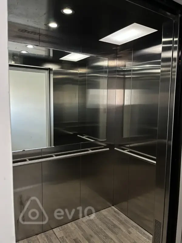 Satılır 2 otaqlı yeni tikili 69 m²