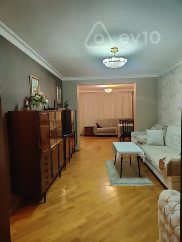 Kirayə verilir 2 otaqlı köhnə tikili 75 m²