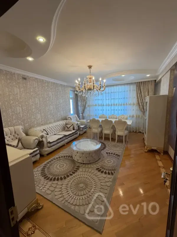 Satılır 3 otaqlı yeni tikili 110 m²
