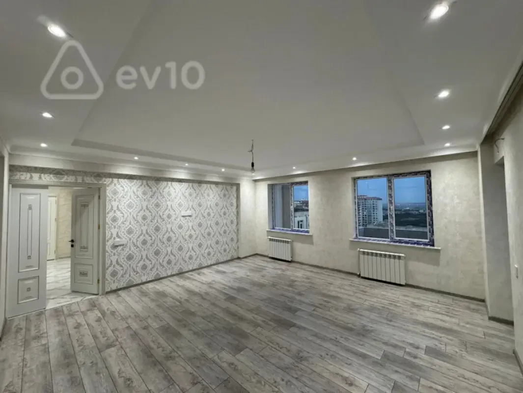 Satılır 3 otaqlı yeni tikili 120 m²