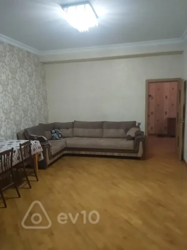 Kirayə verilir 2 otaqlı yeni tikili 69 m²