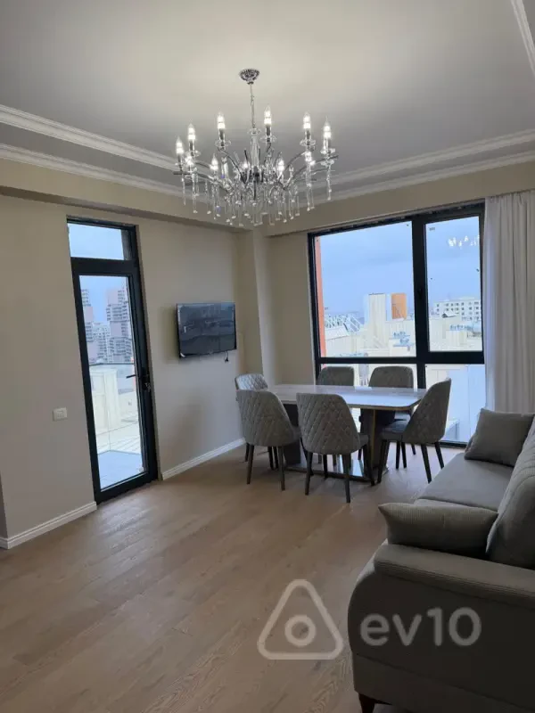 Kirayə verilir 3 otaqlı yeni tikili 80 m²