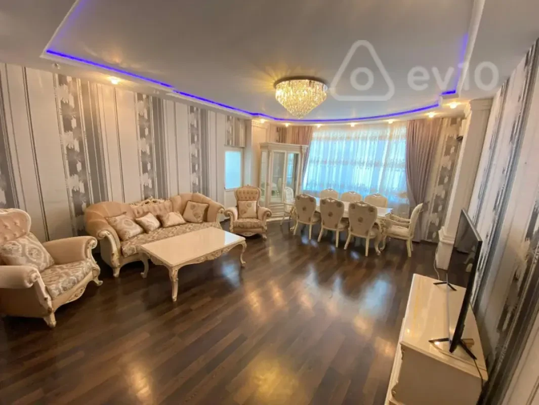 Kirayə verilir 3 otaqlı yeni tikili 140 m²