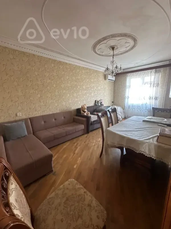 Kirayə verilir 3 otaqlı köhnə tikili 85 m²