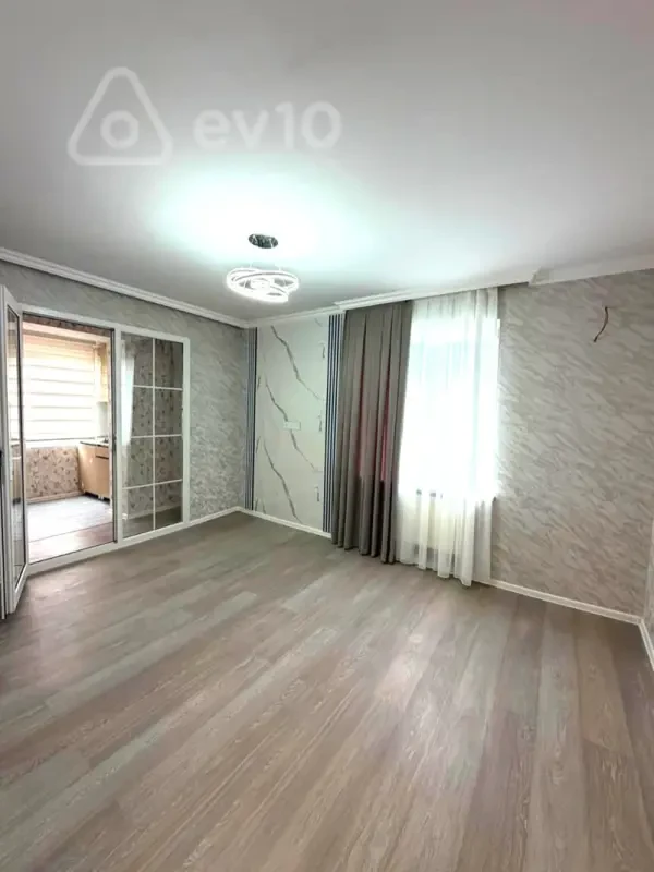 Satılır 2 otaqlı köhnə tikili 35 m²