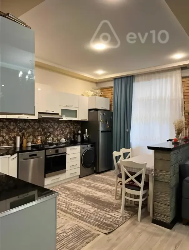 Kirayə verilir 3 otaqlı yeni tikili 85 m²