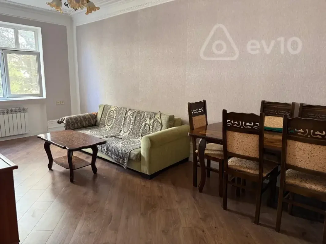 Kirayə verilir 3 otaqlı köhnə tikili 75 m²