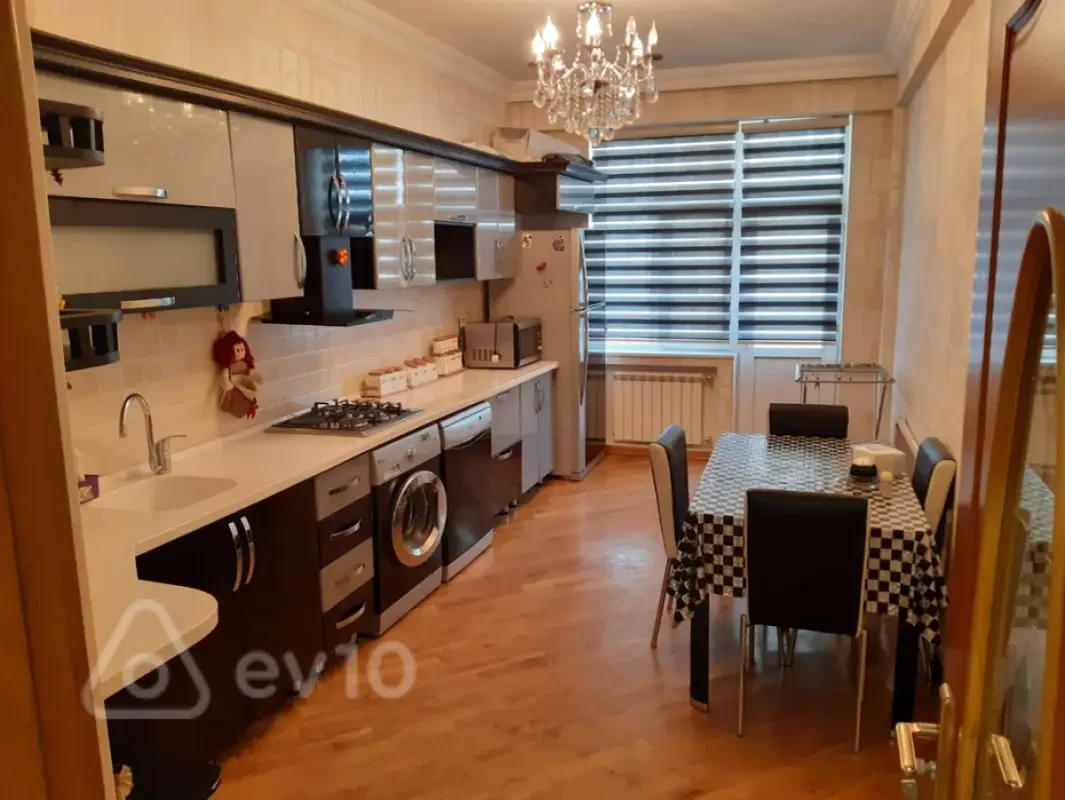 Kirayə verilir 2 otaqlı yeni tikili 105 m²