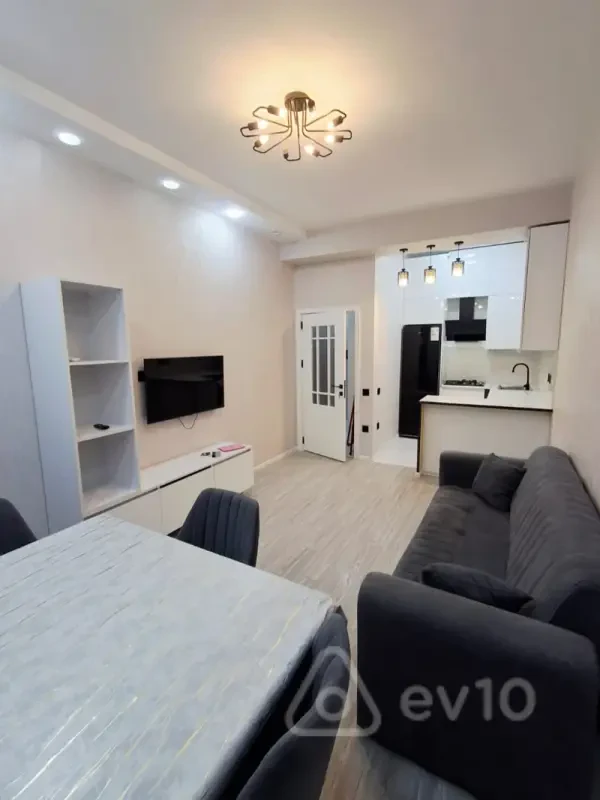 Kirayə verilir 2 otaqlı yeni tikili 43 m²