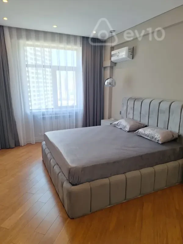 Kirayə verilir 3 otaqlı yeni tikili 110 m²