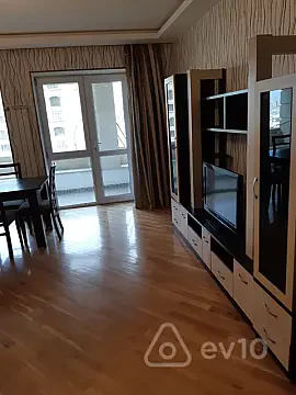 Kirayə verilir 2 otaqlı köhnə tikili 65 m² — Bakı, Səbail 2 otaq 65.00 m²