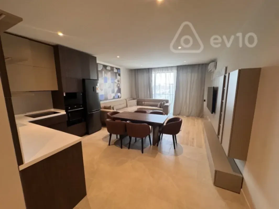 Kirayə verilir 3 otaqlı yeni tikili 150 m²