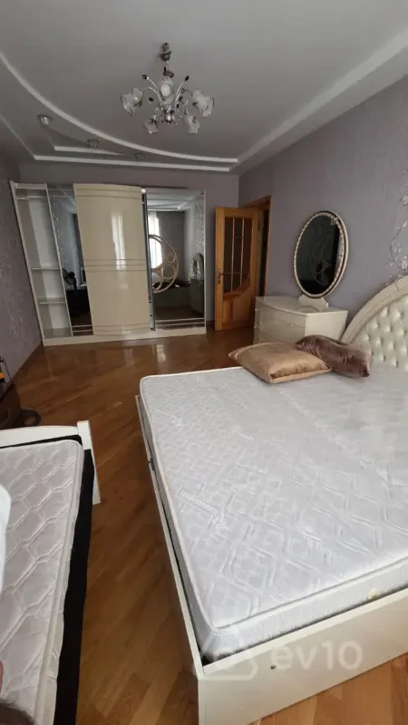 Kirayə verilir 3 otaqlı yeni tikili 100 m²