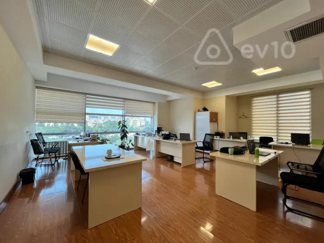 Kirayə verilir 3 otaqlı ofis 150 m²