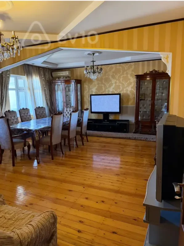 Kirayə verilir 4 otaqlı yeni tikili 140 m²
