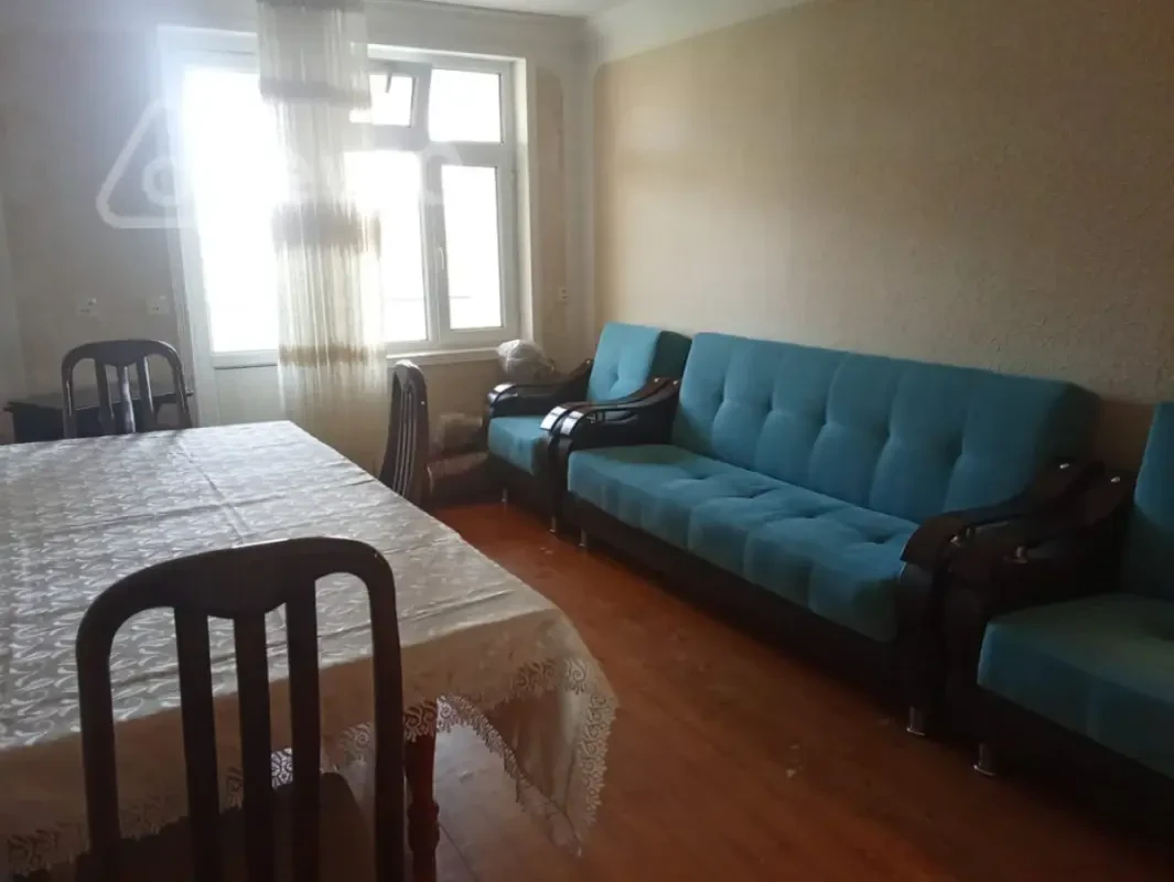 Kirayə verilir 2 otaqlı köhnə tikili 50 m²