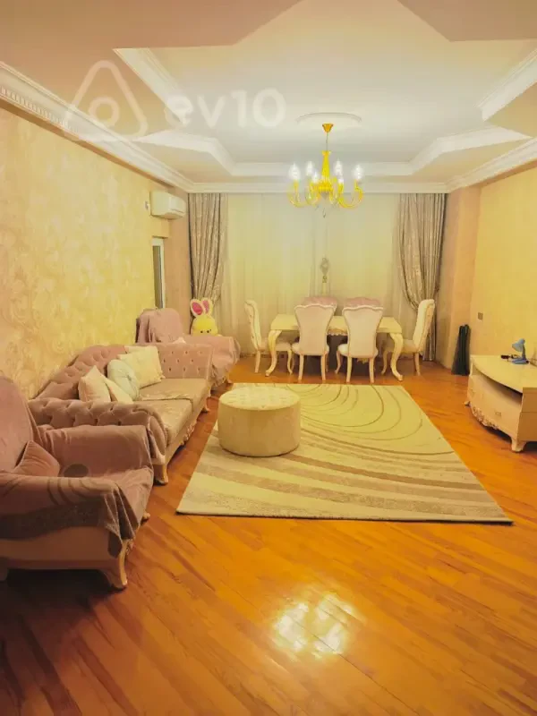 Kirayə verilir 3 otaqlı yeni tikili 140 m²