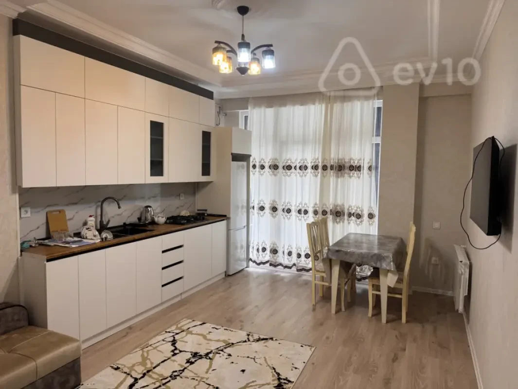 Kirayə verilir 3 otaqlı yeni tikili 90 m²