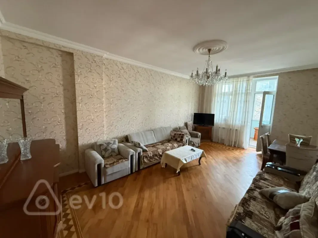 Kirayə verilir 3 otaqlı yeni tikili 150 m²