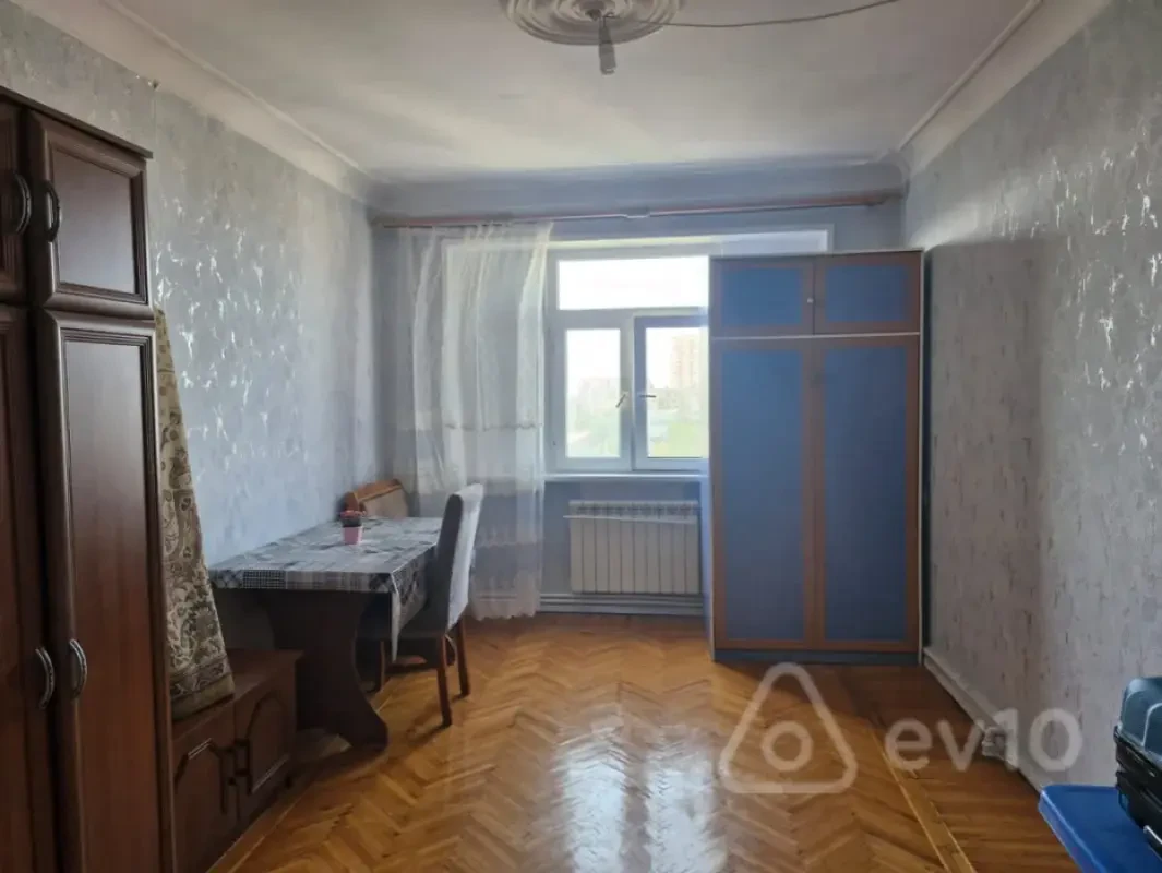 Kirayə verilir 3 otaqlı köhnə tikili 90 m²