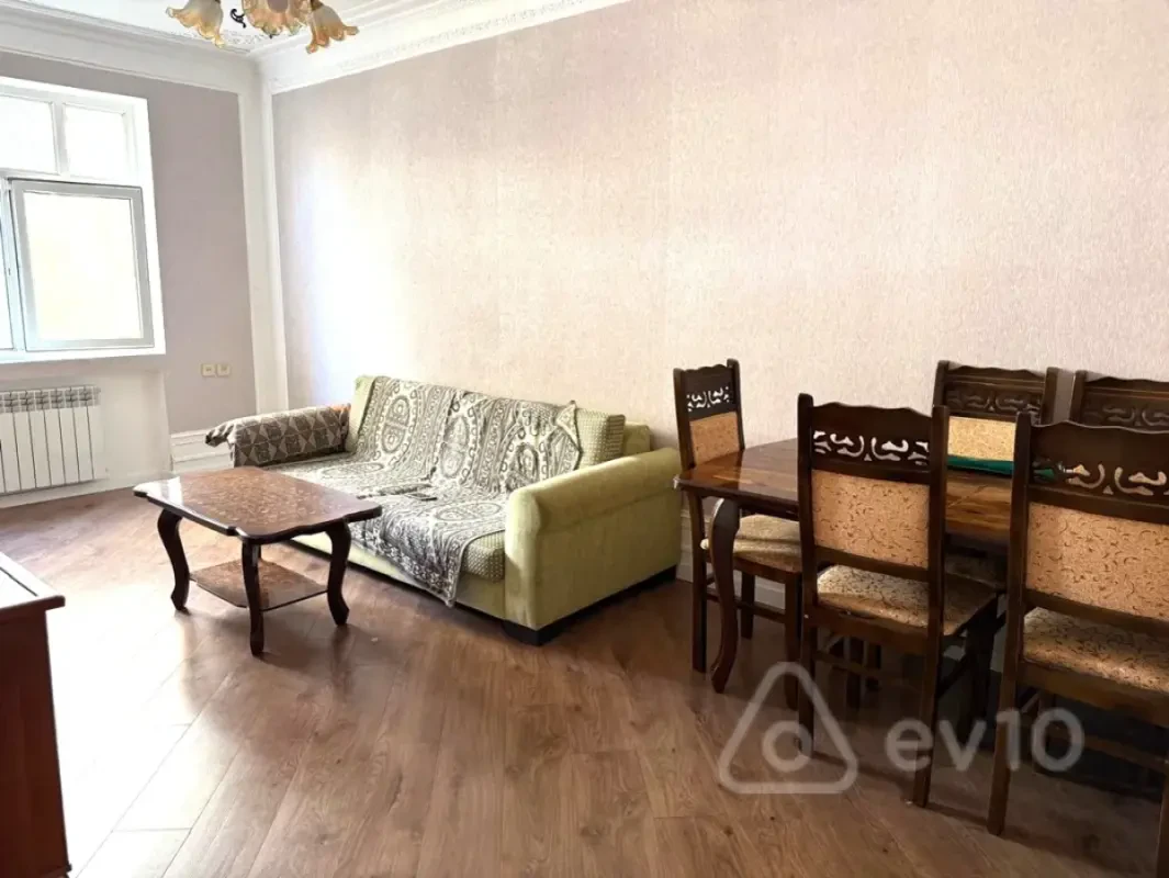 Kirayə verilir 3 otaqlı köhnə tikili 75 m²