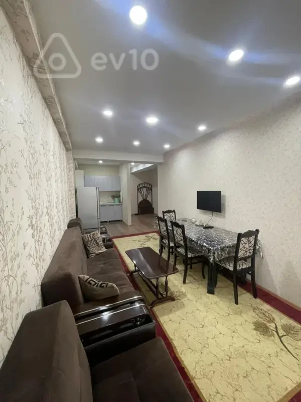 Kirayə verilir 2 otaqlı yeni tikili 65 m²