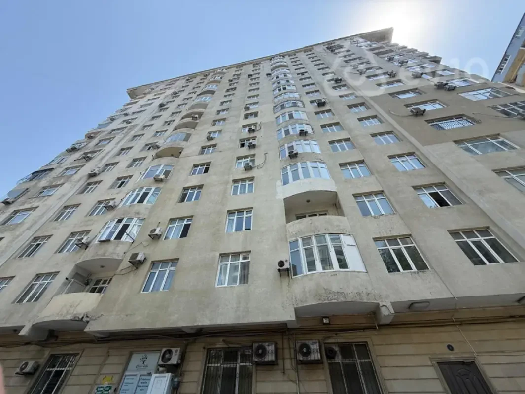 Satılır 3 otaqlı yeni tikili 140 m²
