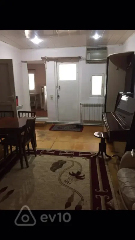 Kirayə verilir 2 otaqlı köhnə tikili 45 m²