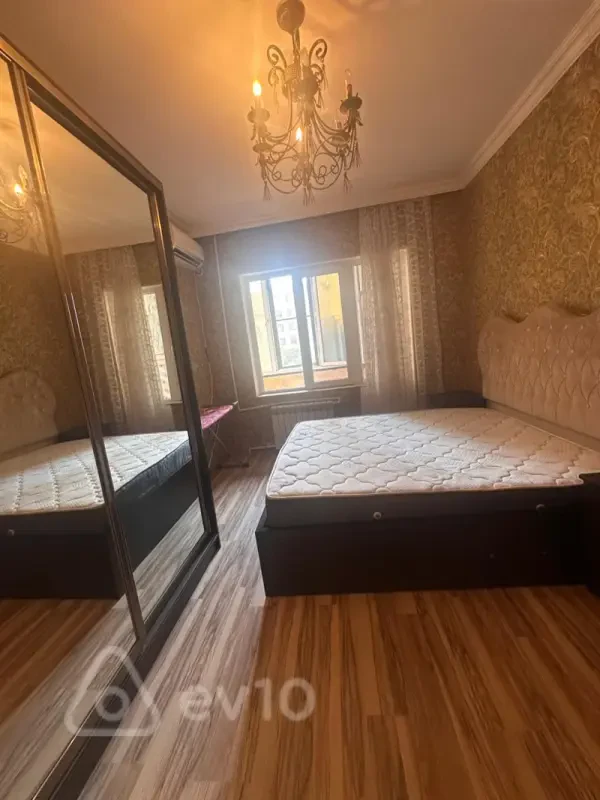 Kirayə verilir 2 otaqlı köhnə tikili 70 m²