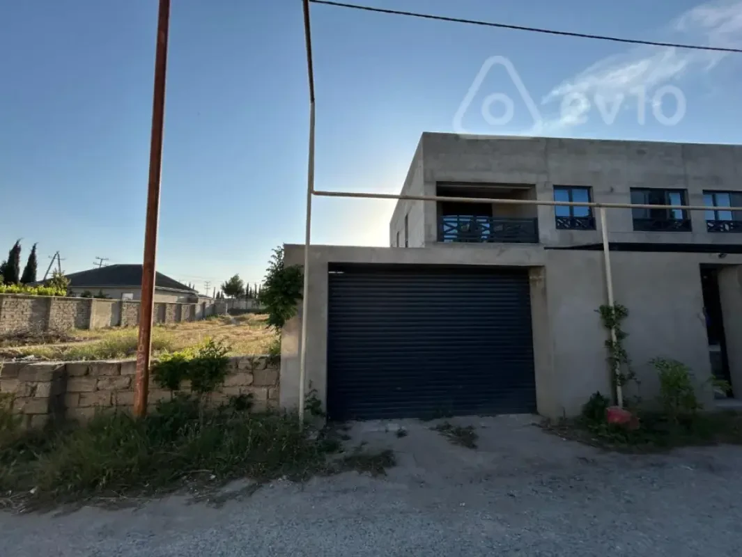 Satılır 9 otaqlı həyət evi 347 m²