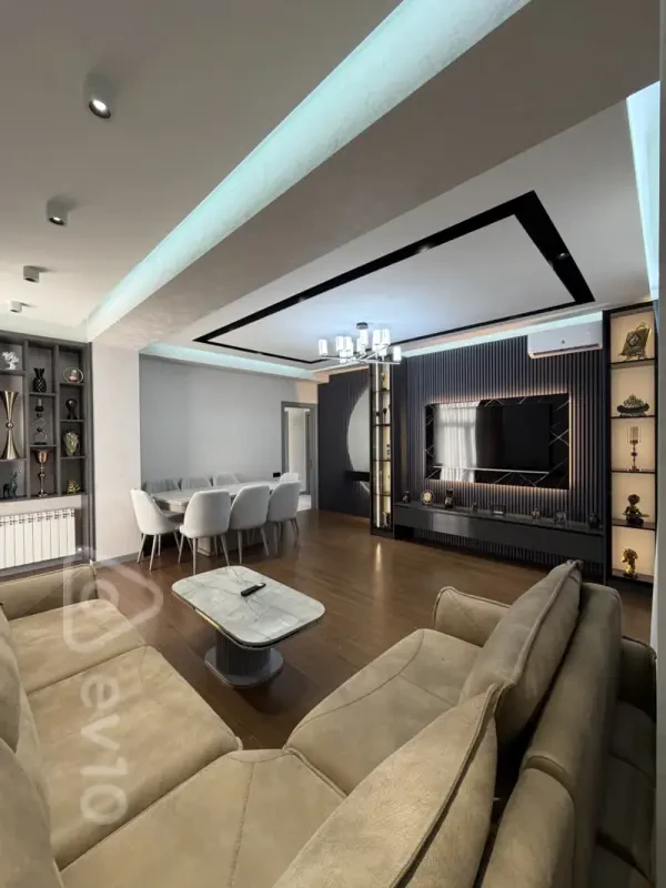 Satılır 3 otaqlı yeni tikili 105 m²