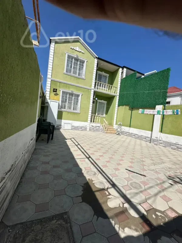 Satılır 4 otaqlı həyət evi 148 m²