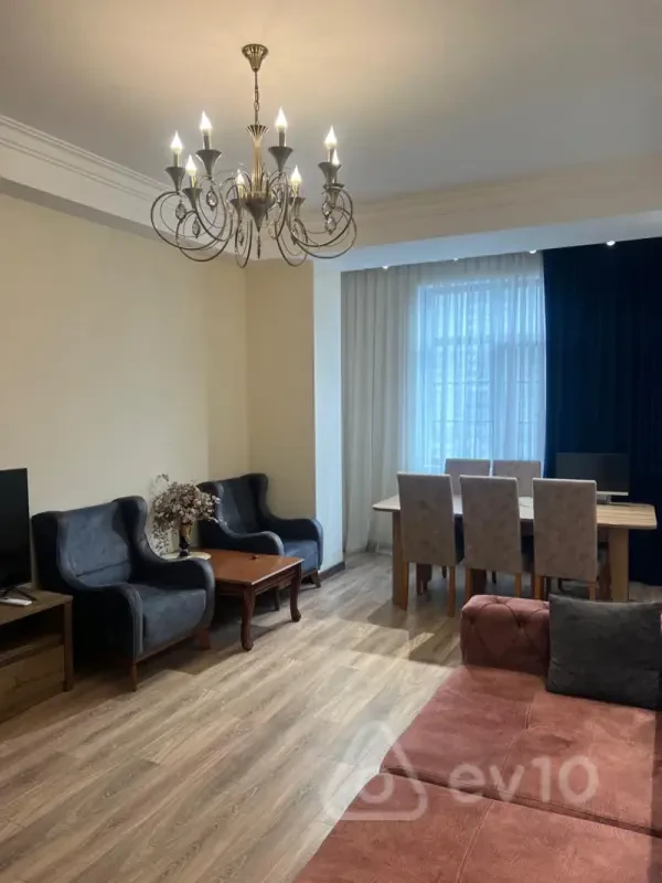 Kirayə verilir 2 otaqlı yeni tikili 70 m²