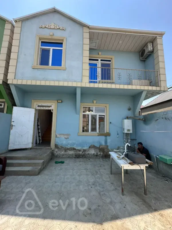 Satılır 4 otaqlı həyət evi 120 m²