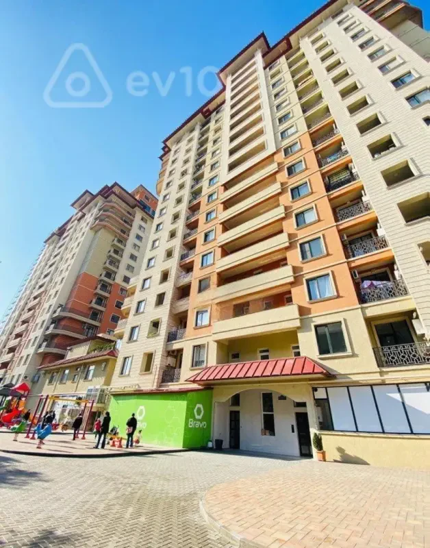 Kirayə verilir 2 otaqlı yeni tikili 75 m²