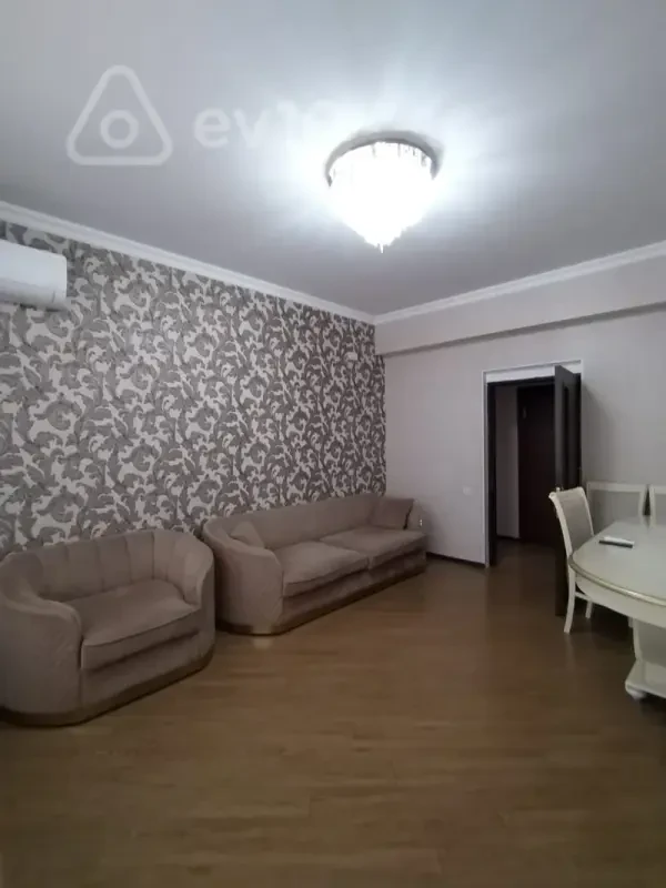 Kirayə verilir 2 otaqlı yeni tikili 70 m²