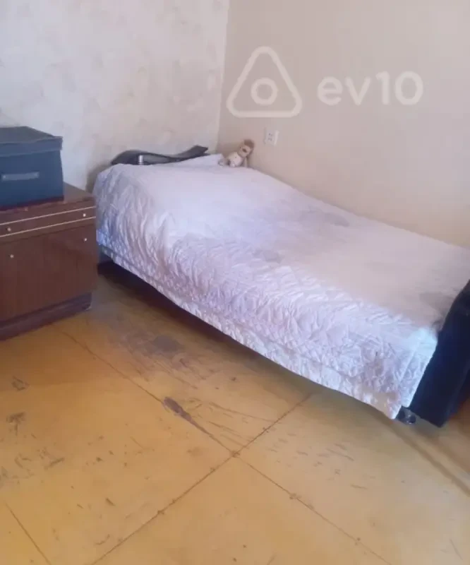 Kirayə verilir 2 otaqlı köhnə tikili 80 m²