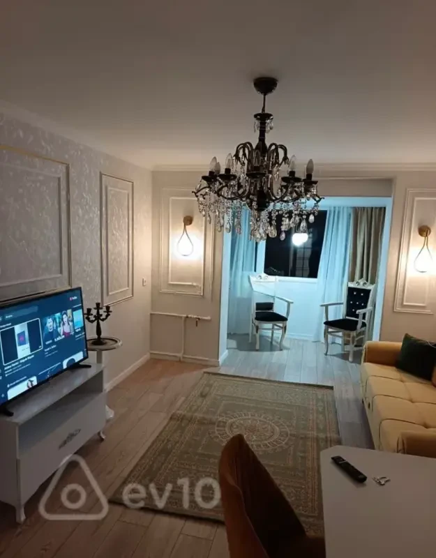 Kirayə verilir 3 otaqlı köhnə tikili 80 m²