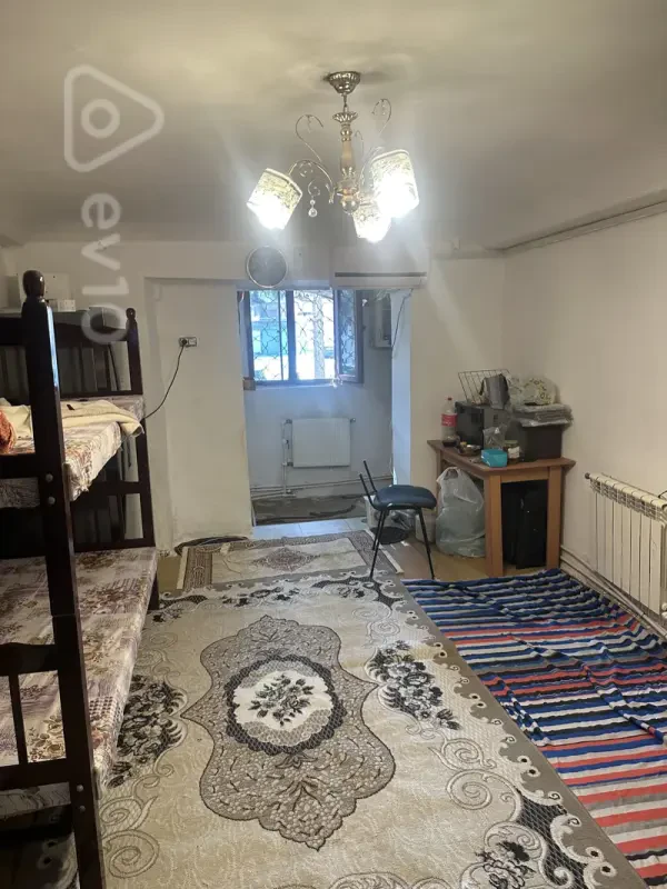 Satılır 1 otaqlı köhnə tikili 25 m²