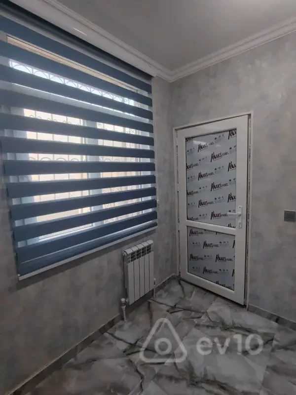 Satılır 3 otaqlı köhnə tikili 75 m²