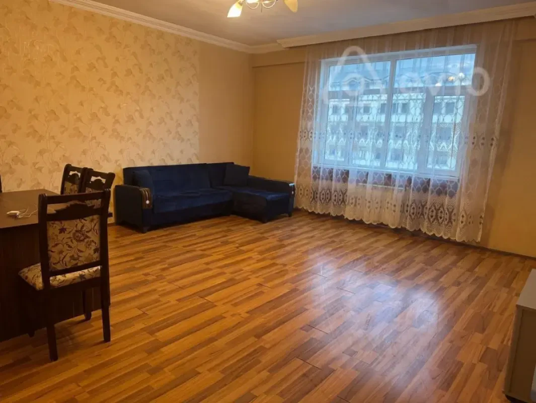Kirayə verilir 3 otaqlı yeni tikili 75 m²