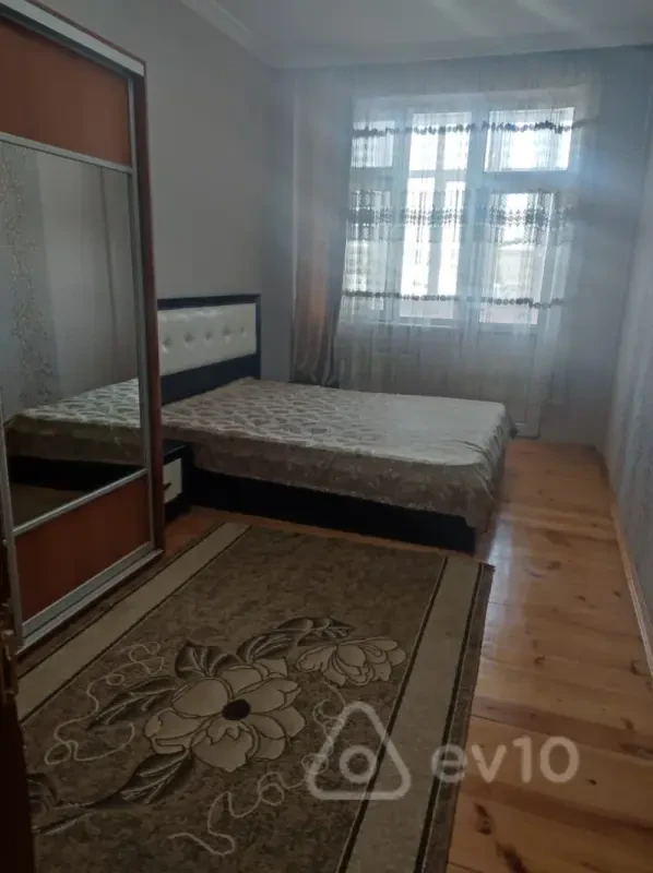 Kirayə verilir 3 otaqlı yeni tikili 110 m²