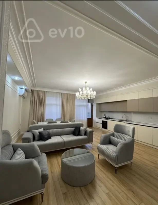 Kirayə verilir 4 otaqlı yeni tikili 170 m²