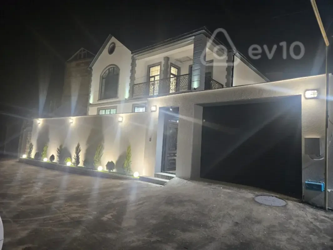 Satılır 7 otaqlı həyət evi 270 m²