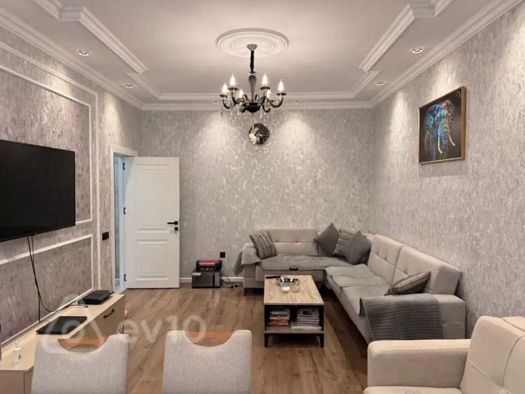 Kirayə verilir 2 otaqlı yeni tikili 75 m²