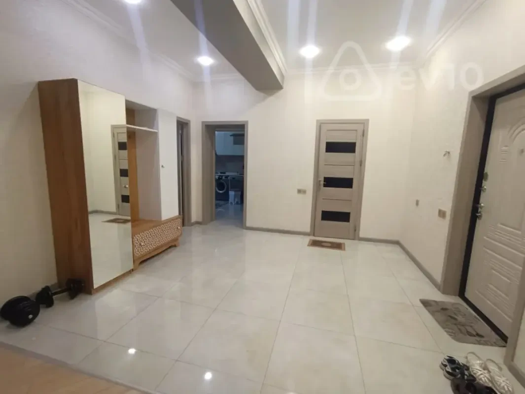 Kirayə verilir 3 otaqlı yeni tikili 100 m²