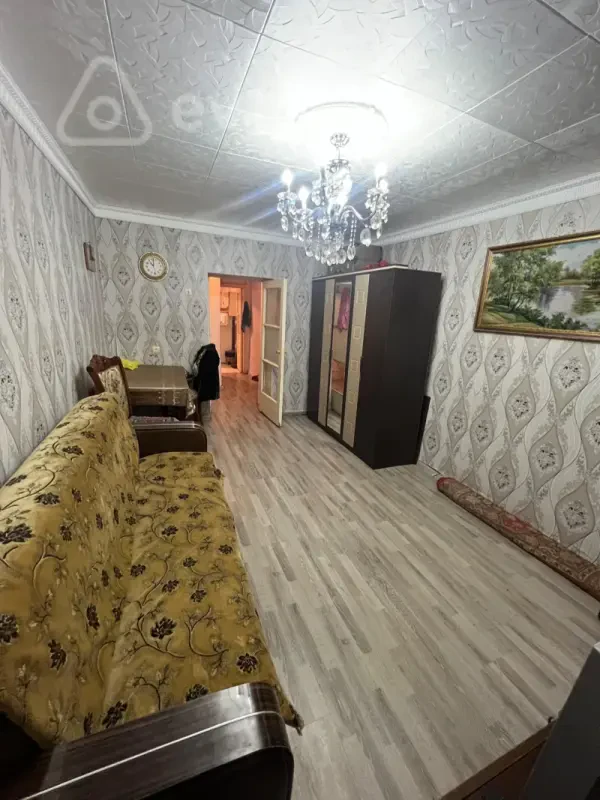 Satılır 3 otaqlı köhnə tikili 90 m²